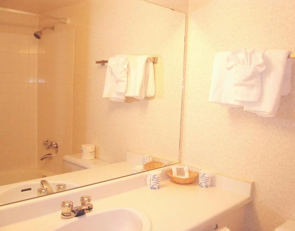 Howard Johnson Hotel By Wyndham Victoria 3*,  Canada