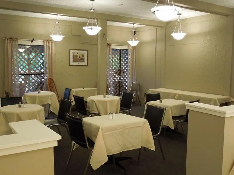 Howard Johnson Hotel By Wyndham Victoria