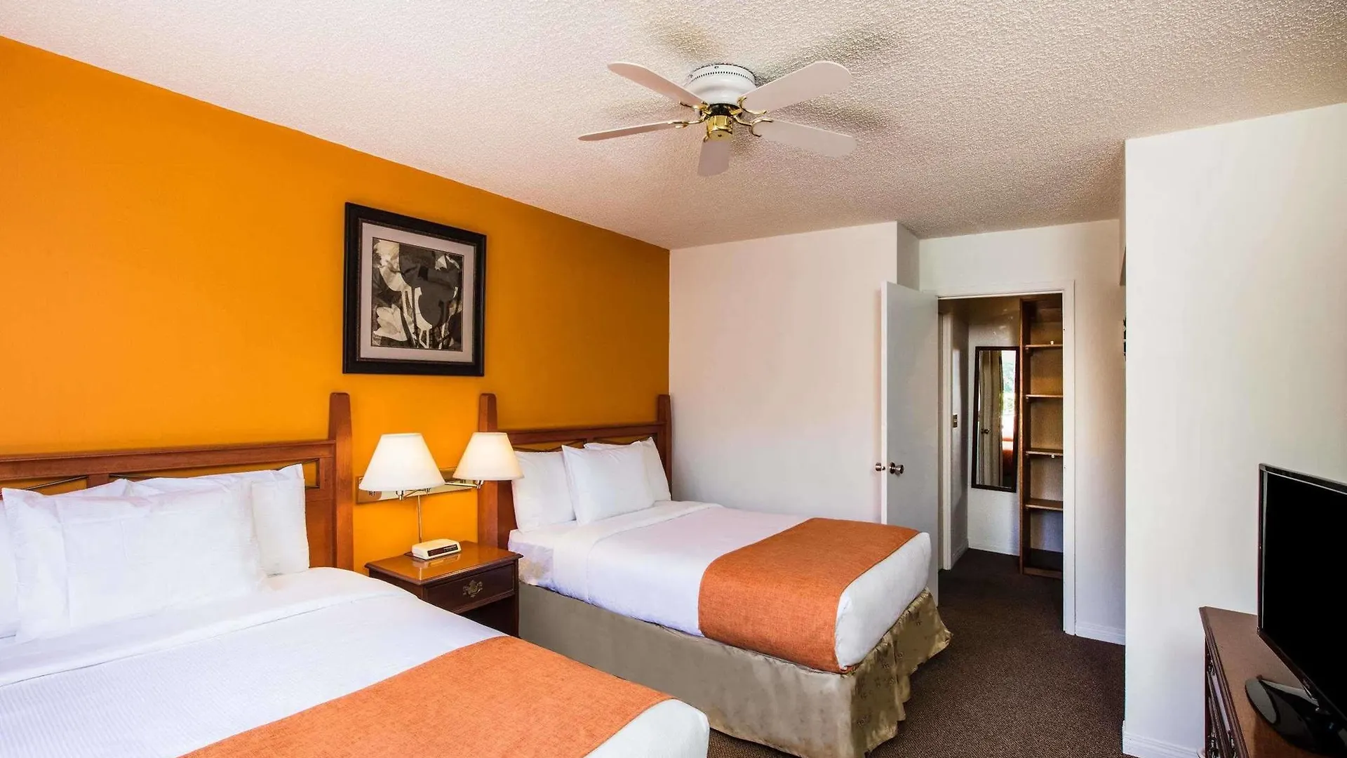 Howard Johnson Hotel By Wyndham Victoria
