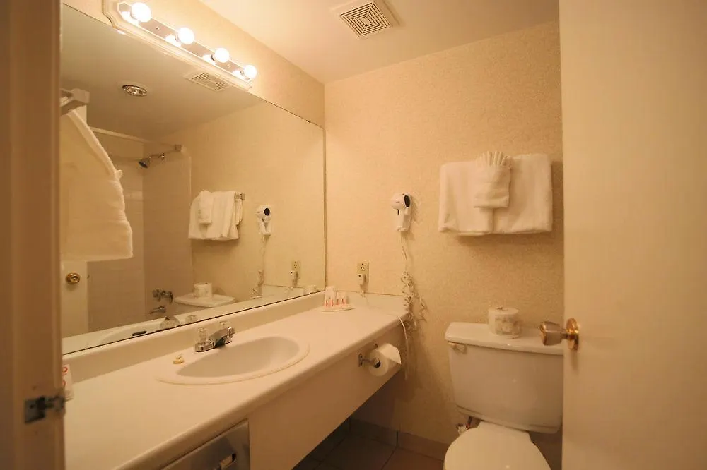 Howard Johnson Hotel By Wyndham Victoria