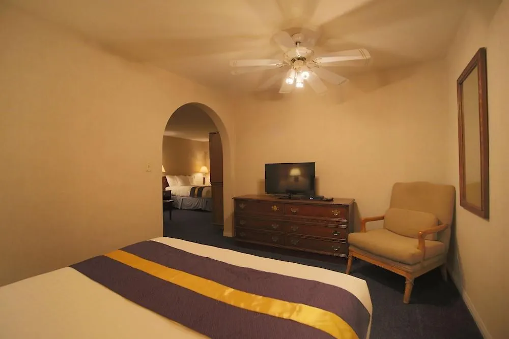 Howard Johnson Hotel By Wyndham Victoria