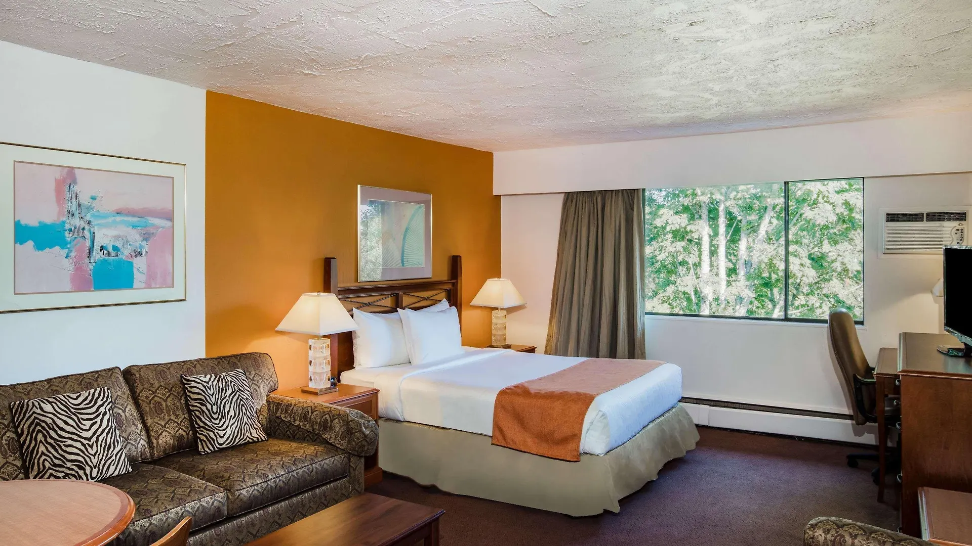 Howard Johnson Hotel By Wyndham Victoria 3*,