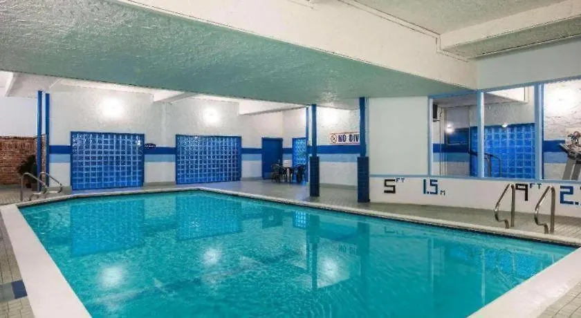Howard Johnson Hotel By Wyndham Victoria