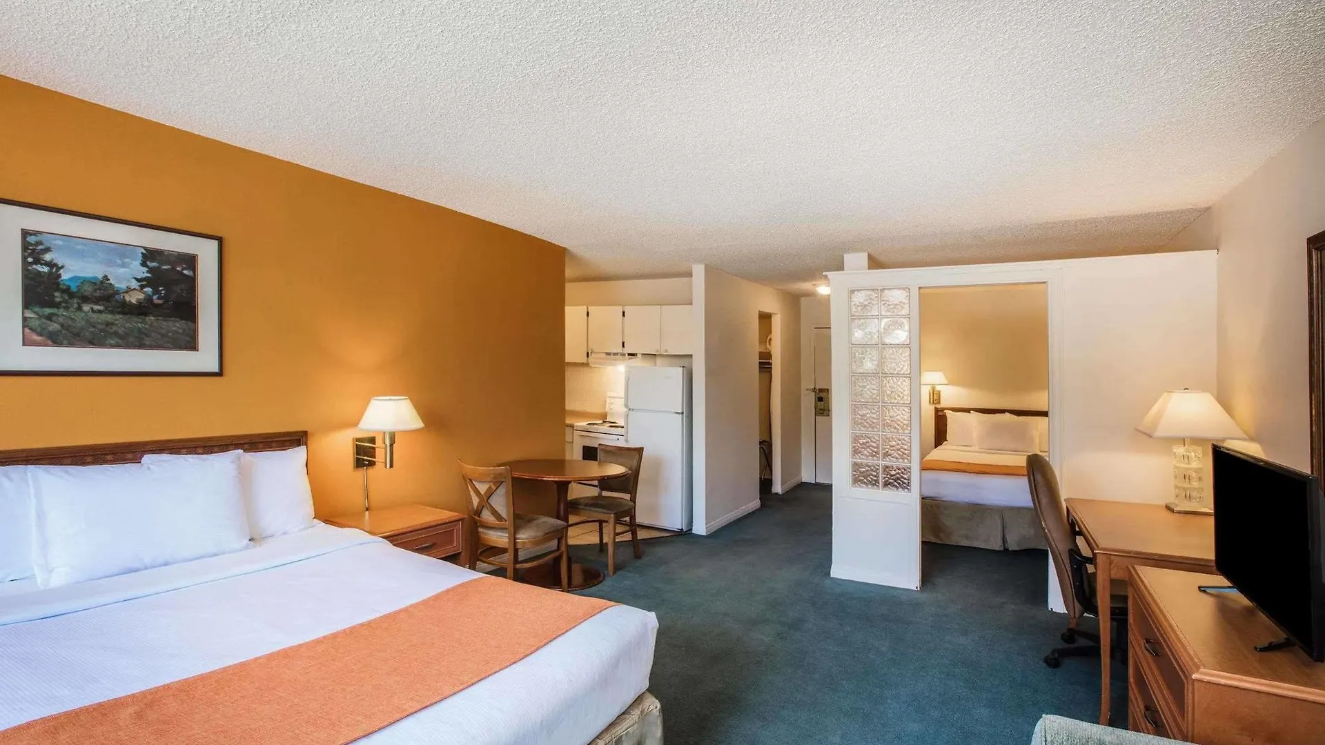 Howard Johnson Hotel By Wyndham Victoria